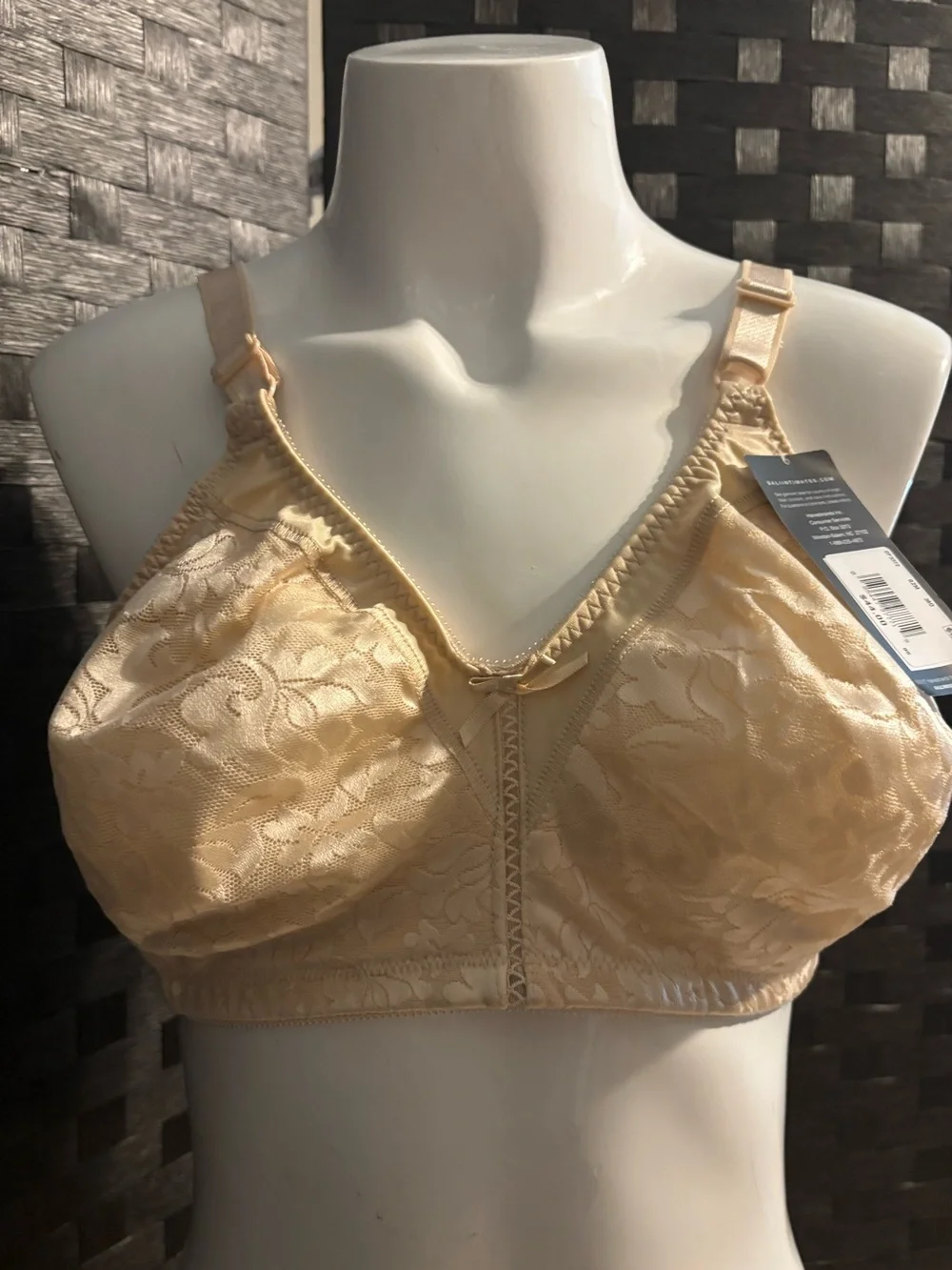 Bali bra style 3372 wire free
Size 38 D - Picture 5 of 5